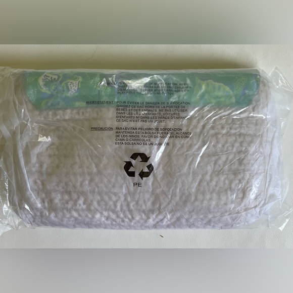 Lilly Pulitzer Crossbody Straw Clutch Botanical Green In a Flutter. - Picture 14 of 14